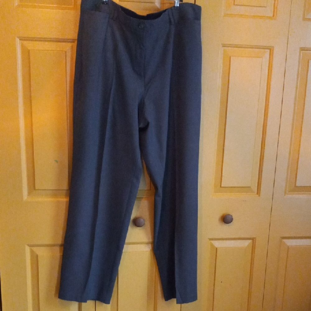 Avenue Women's Gray Dress Pants.